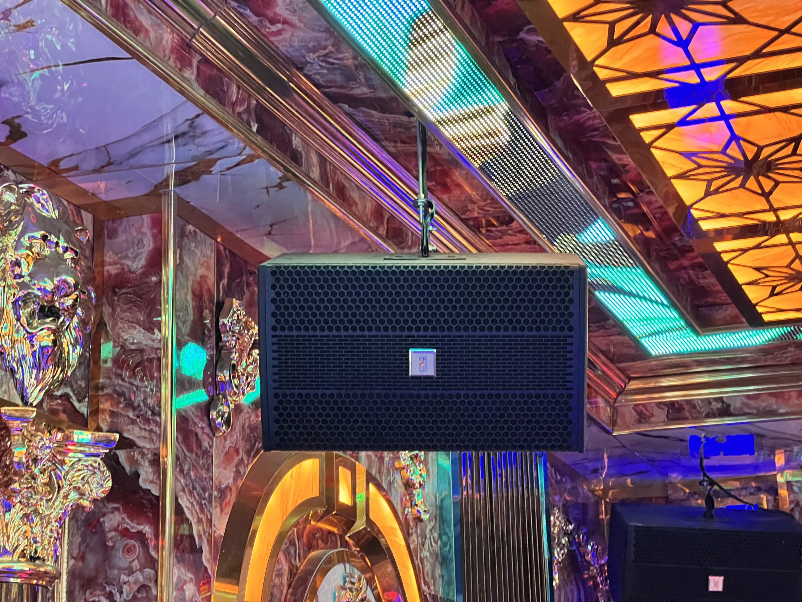 Hệ thống loa karaoke chuyên nghiệp